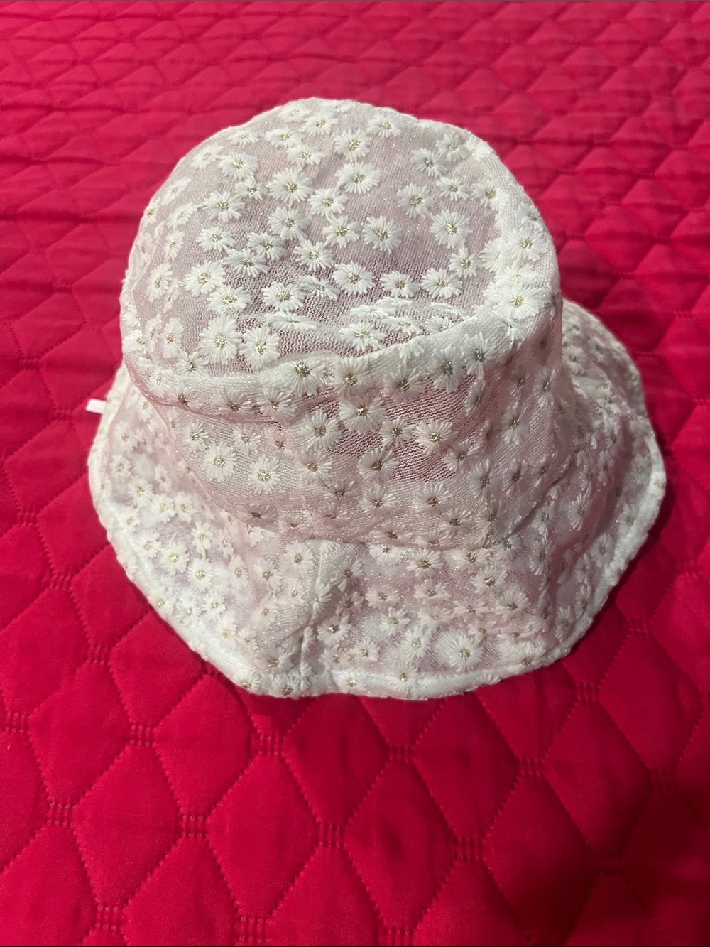 Lulu’s White Floral Embroidered Bucket Hat- Brand Lulu’s